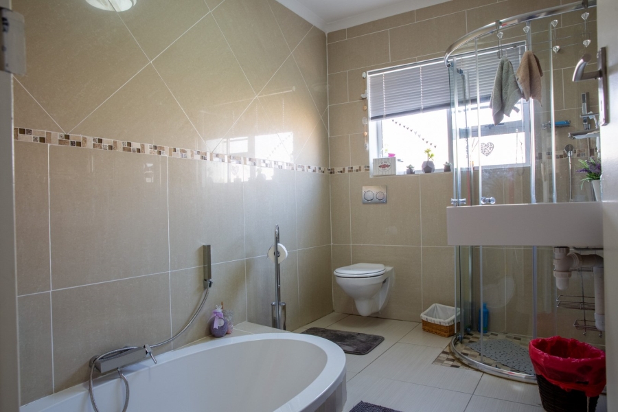 4 Bedroom Property for Sale in Myburgh Park Western Cape